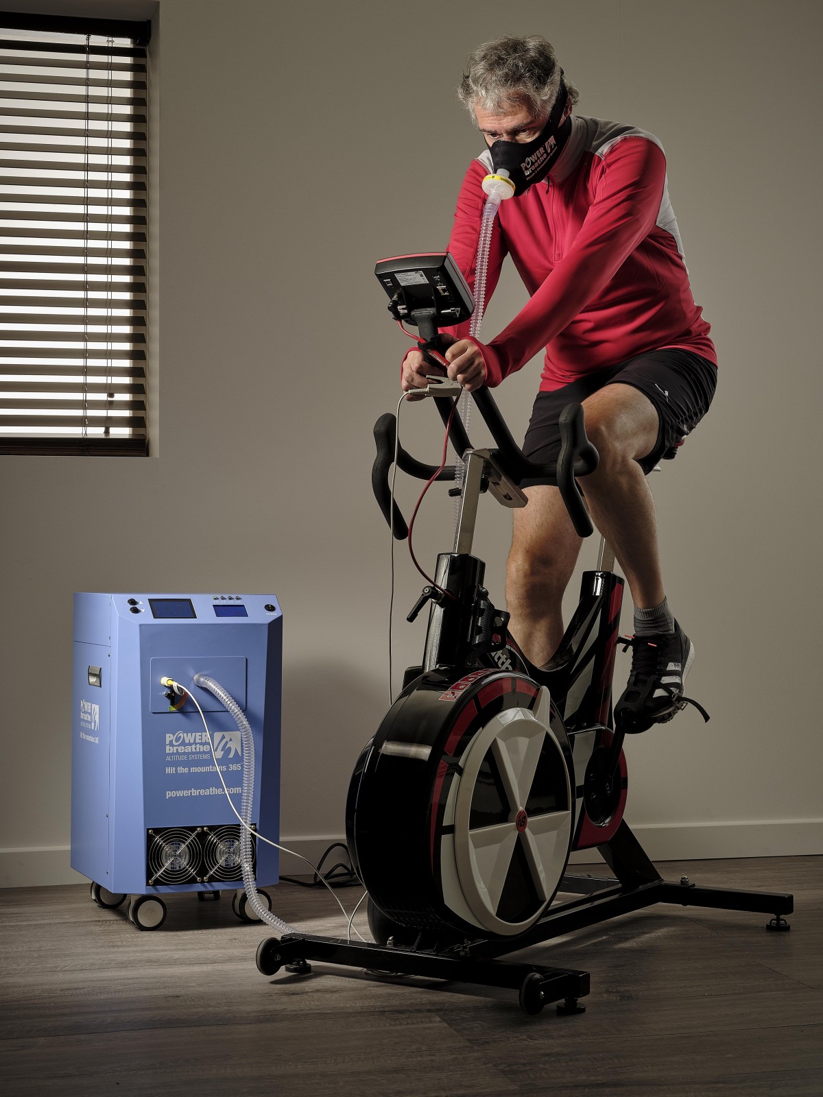 Treino hipóxico com PBAES Pro em bicicleta